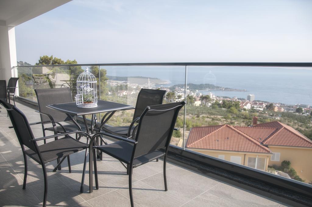Whitehouse Makarska
